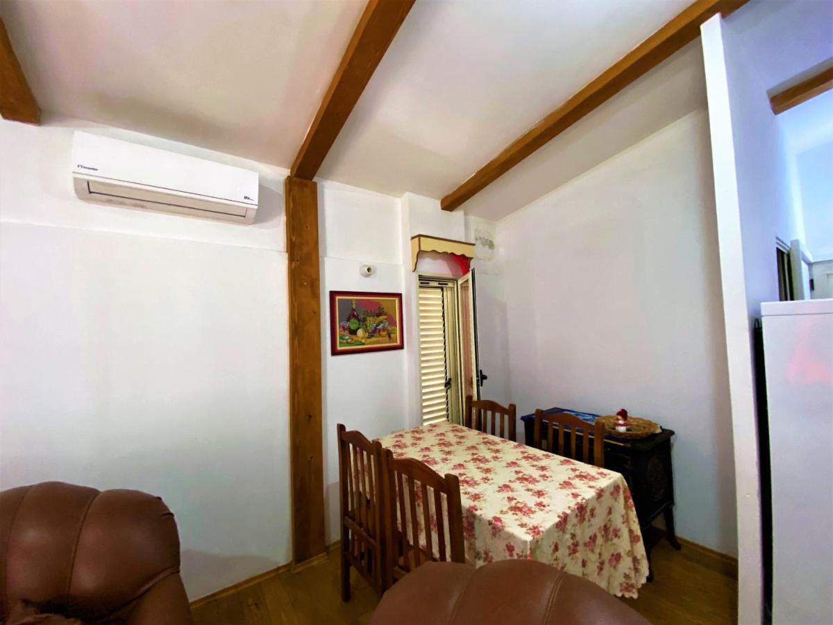 Ramo'S Green Beachside Retreat - Cozy 2 Bedroom Home Vlore Ngoại thất bức ảnh