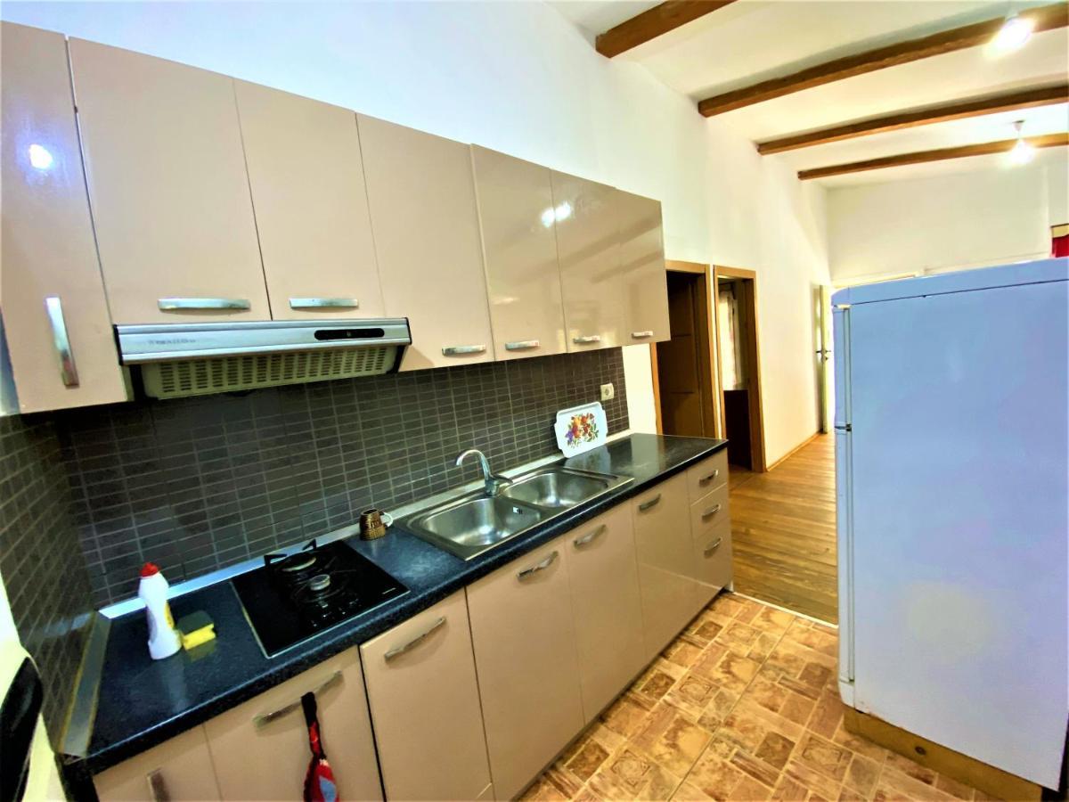 Ramo'S Green Beachside Retreat - Cozy 2 Bedroom Home Vlore Ngoại thất bức ảnh