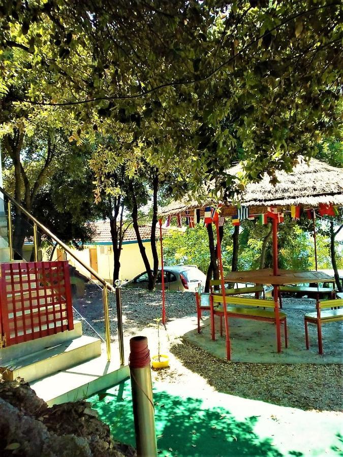 Ramo'S Green Beachside Retreat - Cozy 2 Bedroom Home Vlore Ngoại thất bức ảnh